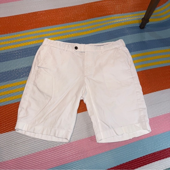 Brooks Brothers Other - Brooks Brothers Classic White Men's Bermuda Shorts Size 36